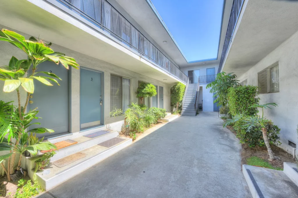 Photo of the exterior of the Culver City Studio Airbnb Near Sony Studios M3